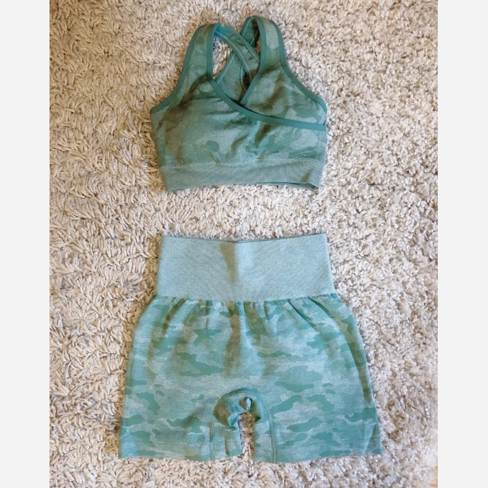 2Pc Camo Seamless Shorts Set (Shorts + Bra)